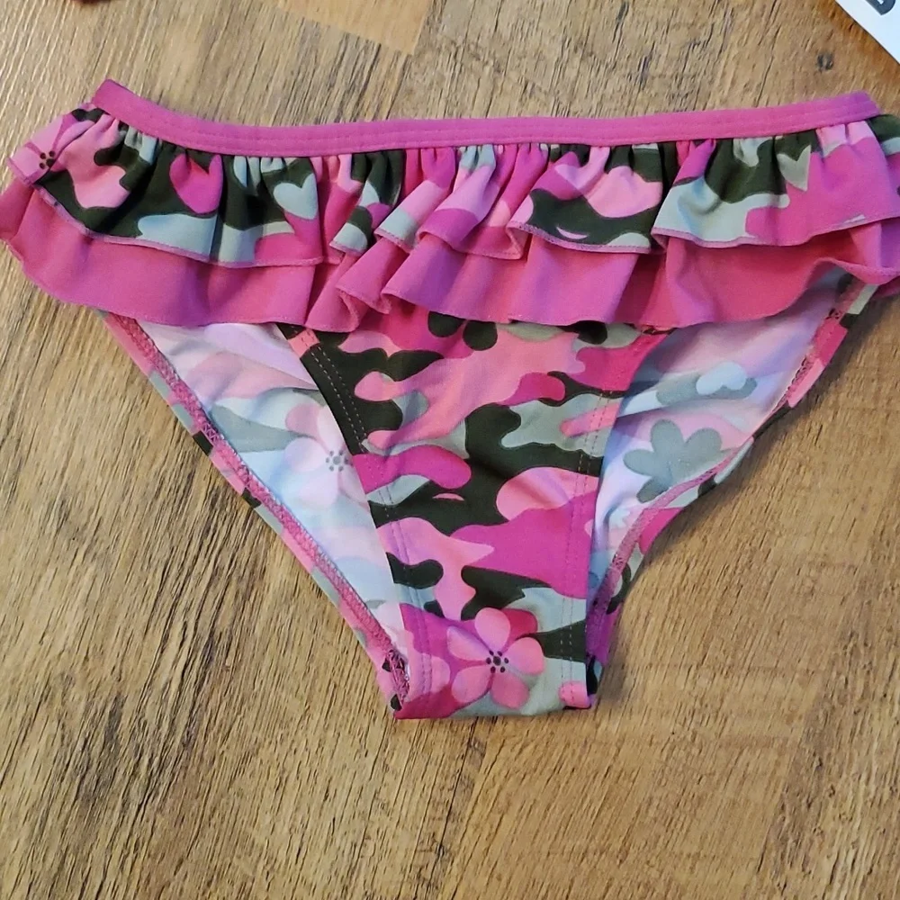 Fisher Price Floral Camo Ruffled 2 piece‎ swimsuit size 7/8